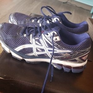 Mens GT1000 Asics size 8